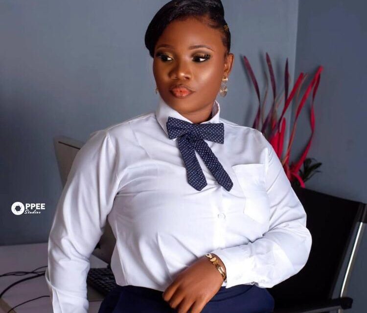 Favour Is Just A Side Chick Being Decieved – Ekeleme Chinaza Deborah.