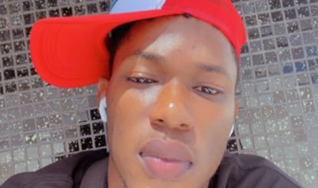 Women Above 22 Are Worn Out Couches That Have Been Used By All – Khanstillday