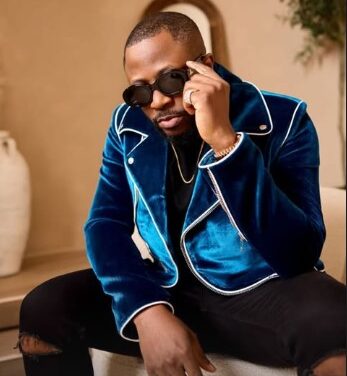 Nigerians Behave Like Dodoyo – Mazitundeednut