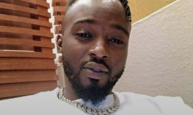 if we never date reach one year. I no dey send you any birthday gift. – Obed Nino Igwe