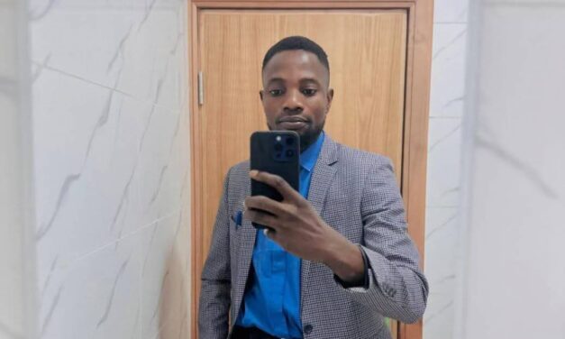 I Love My Wife To Wear Revealing Clothes – Omole Fola Ayodeji